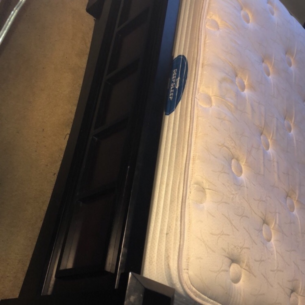 Full Bed w/Dresser can have mattress and boxspring